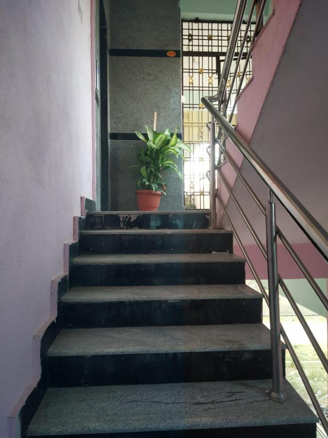 Sls Homestay - Luxury Ac Service Apartments 1Bhk, 2Bhk, 3Bhk - Direct Flyover To Alipiri Tirumala Gate - Walk To Ps4 Pure Veg Restaurants, Supermarkets - Near To National Highway & Padmavathi Amma Temple - Modular Kitchen, Living Room -Free Superfast Тирупати Екстериор снимка