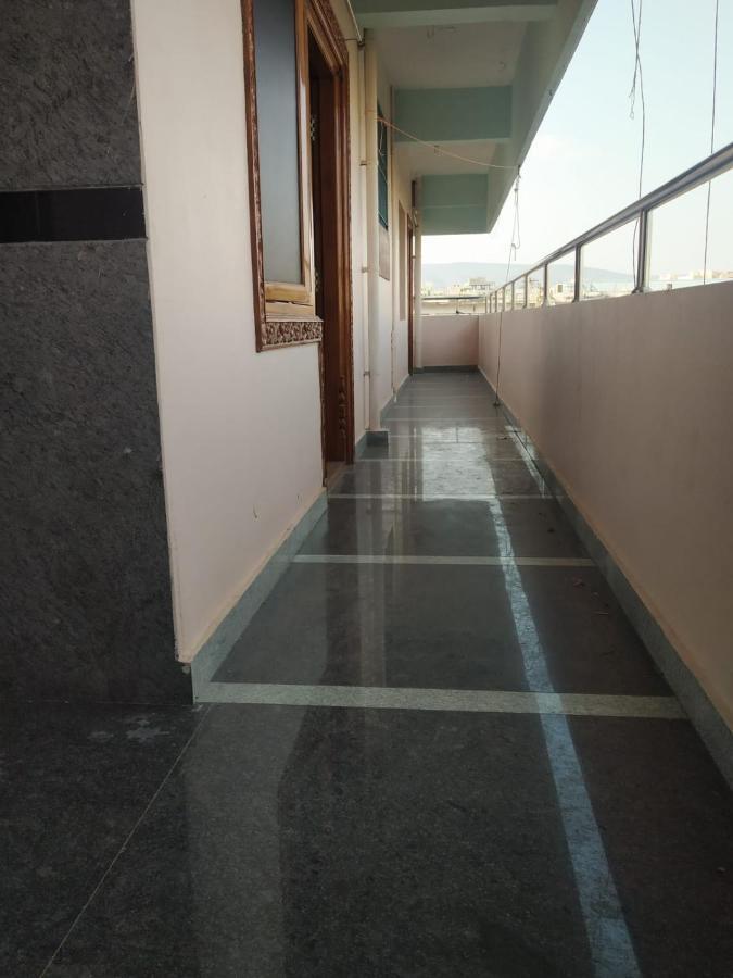 Sls Homestay - Luxury Ac Service Apartments 1Bhk, 2Bhk, 3Bhk - Direct Flyover To Alipiri Tirumala Gate - Walk To Ps4 Pure Veg Restaurants, Supermarkets - Near To National Highway & Padmavathi Amma Temple - Modular Kitchen, Living Room -Free Superfast Тирупати Екстериор снимка
