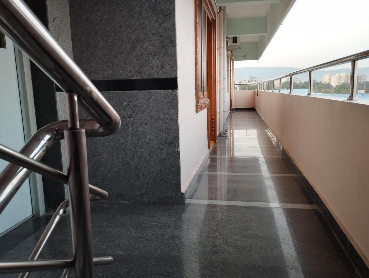 Sls Homestay - Luxury Ac Service Apartments 1Bhk, 2Bhk, 3Bhk - Direct Flyover To Alipiri Tirumala Gate - Walk To Ps4 Pure Veg Restaurants, Supermarkets - Near To National Highway & Padmavathi Amma Temple - Modular Kitchen, Living Room -Free Superfast Тирупати Екстериор снимка